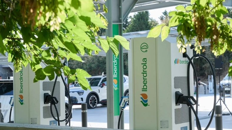 Iberdrola EV charging stations outside corporate facility